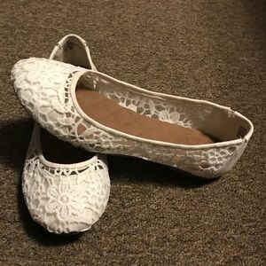 White Lace Flats